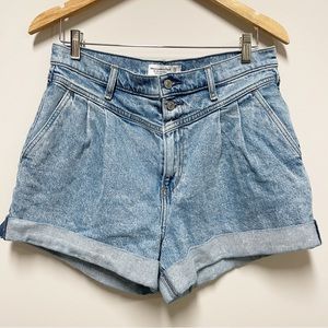 Abercrombie & Fitch 80's Mom Shorts Ultra High Rise Size 31 (12) Medium Wash